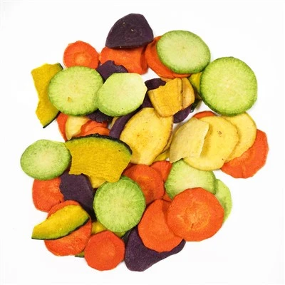 Chips de légumes déshydratés sains